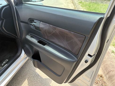 Used 2013 Scion xB FWD image 27