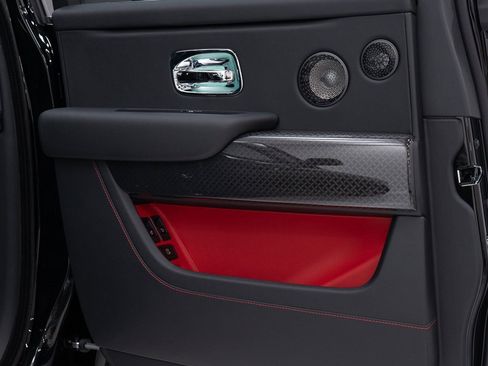 New 2026 Rolls-Royce Cullinan Black Badge image 23