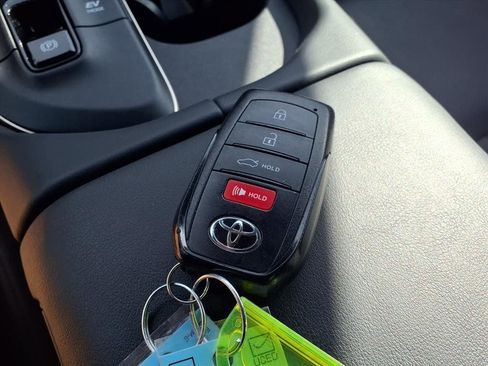 Used 2023 Toyota Crown XLE image 11