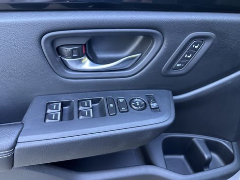 Used 2024 Honda Pilot Touring image 9