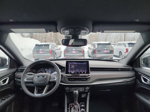 Used 2024 Jeep Compass Trailhawk image 25