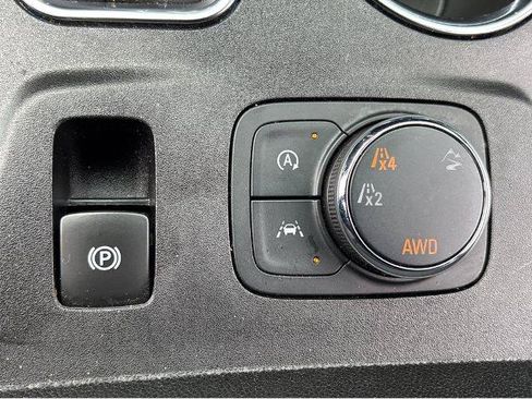 Used 2022 Chevrolet Traverse LT w/ LPO, Floor Liner Package AWD/4WD image 30