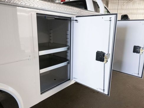 New 2025 Ford F450 XL w/ XL Chrome Package image 29