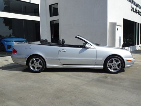 Used 2002 Mercedes-Benz CLK 55 AMG Cabriolet image 8