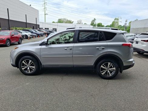 Used 2018 Toyota RAV4 XLE w/ Plus Extra Value Package AWD/4WD image 7