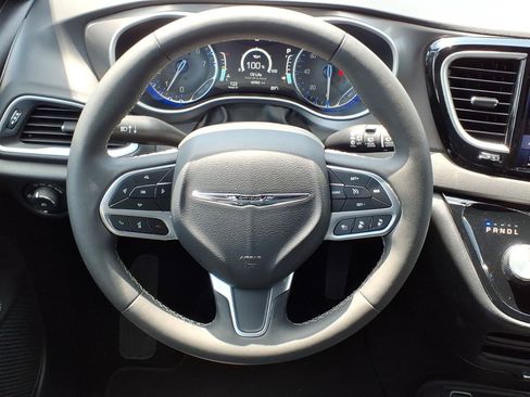 Used 2026 Chrysler Pacifica Select FWD image 14