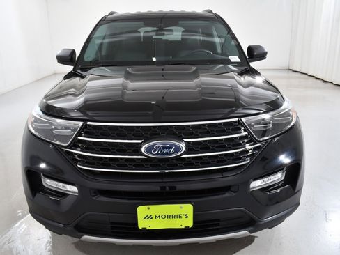 Used 2022 Ford Explorer XLT w/ Equipment Group 202A image 3