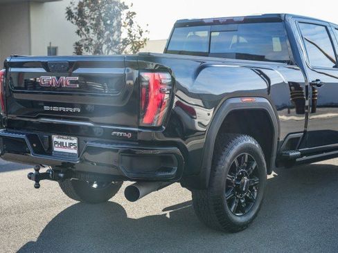 Used 2024 GMC Sierra 2500 AT4 w/ AT4 Premium Plus Package image 11