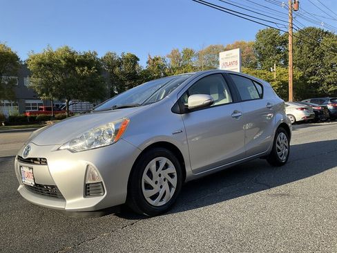 Used 2014 Toyota Prius C Two image 1