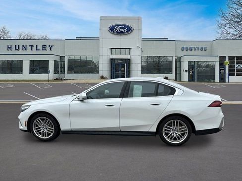 Used 2025 BMW 530i xDrive w/ Premium Package AWD/4WD image 6