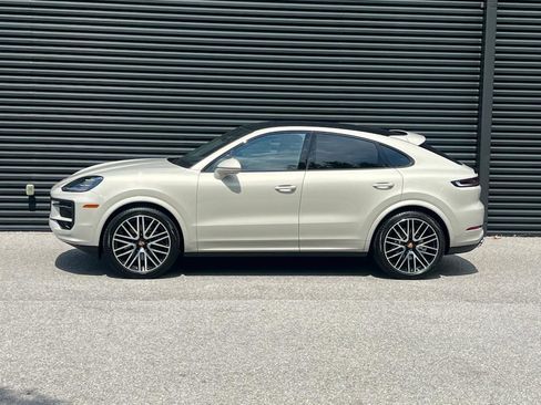 New 2025 Porsche Cayenne Coupe image 2