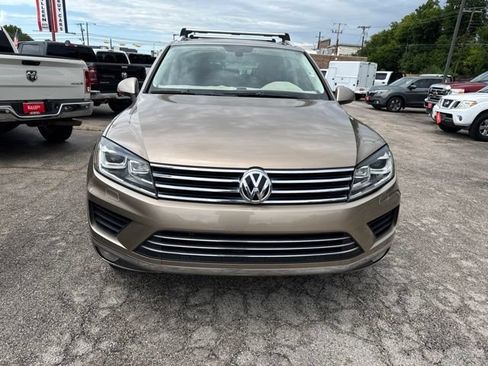 Used 2016 Volkswagen Touareg VR6 AWD/4WD image 3