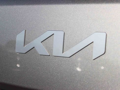 Used 2023 Kia Soul LX w/ LX Technology Package image 10