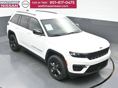 Used 2024 Jeep Grand Cherokee Limited w/ Black Appearance Package RWD image 35