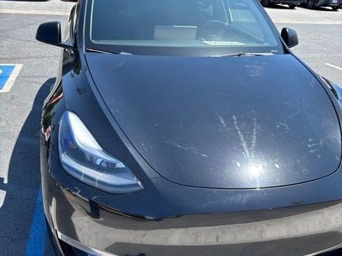 Used 2023 Tesla Model Y Long Range AWD/4WD image 1