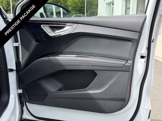 Used 2024 Audi Q4 e-tron Prestige AWD/4WD image 19