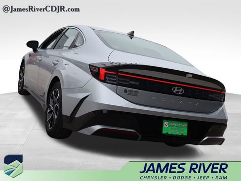 Used 2025 Hyundai Sonata SEL FWD image 3