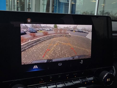 Used 2023 Chevrolet Colorado Z71 w/ Z71 Convenience Package 2 image 30