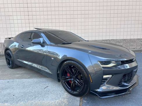 Used 2017 Chevrolet Camaro SS image 3