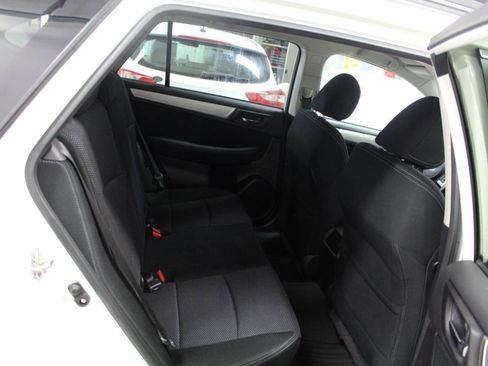 Used 2017 Subaru Outback 2.5i Premium image 23