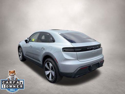 Used 2025 Porsche Macan 4 Electric AWD/4WD image 5