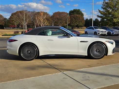 Used 2026 Mercedes-Benz Maybach SL 680 image 9