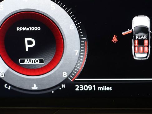 Used 2024 Nissan Pathfinder Platinum image 21