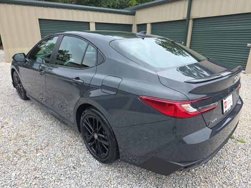 Used 2025 Toyota Camry SE FWD image 4