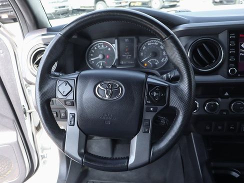 Used 2022 Toyota Tacoma TRD Off-Road w/ Technology Package image 20