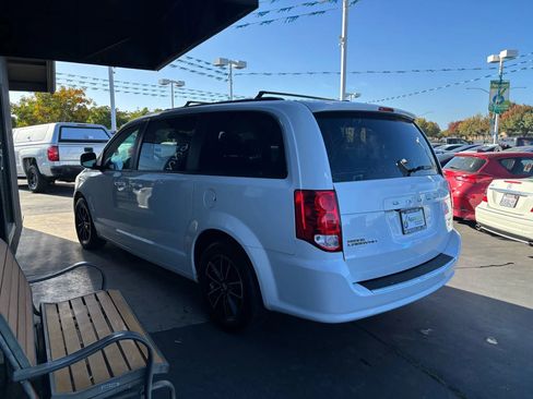 Used 2018 Dodge Grand Caravan GT image 5