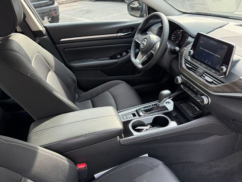 Used 2023 Nissan Altima 2.5 SV AWD/4WD image 21