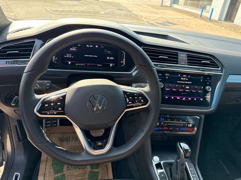 Used 2022 Volkswagen Tiguan SEL R-Line AWD/4WD image 25