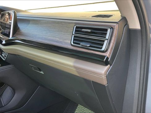 Certified 2025 Volkswagen Atlas SEL image 16