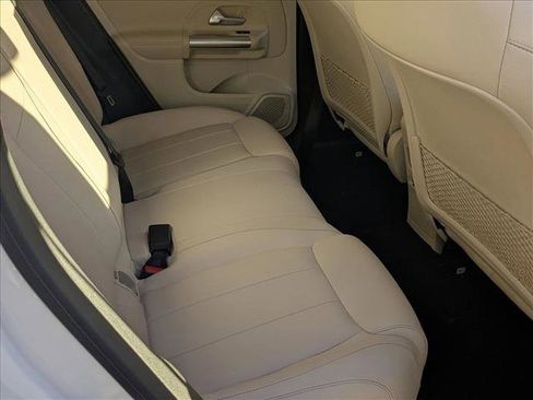 Used 2023 Mercedes-Benz GLA 250 image 19