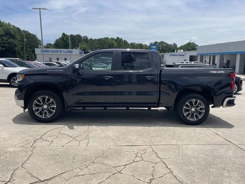 Used 2024 Chevrolet Silverado 1500 LT AWD/4WD image 2