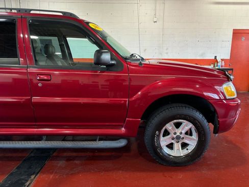Used 2005 Ford Explorer Sport Trac XLT image 5