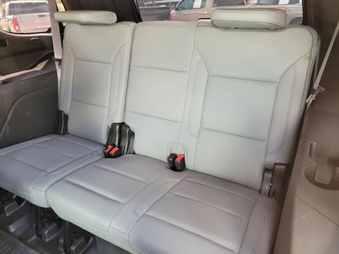 Used 2023 GMC Yukon SLT w/ SLT Luxury Package RWD image 37