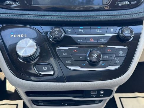 Used 2018 Chrysler Pacifica Limited w/ Advanced Safetytec Group image 20