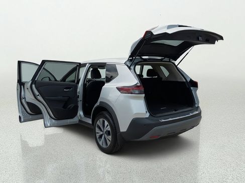 Used 2022 Nissan Rogue SV FWD image 13