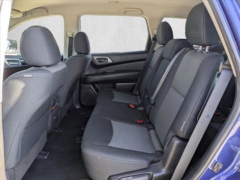 Used 2019 Nissan Pathfinder S image 18