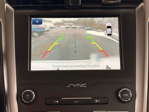 Used 2020 Ford Fusion SE image 33