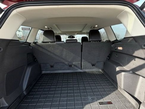 Used 2019 Ford Escape Titanium image 10