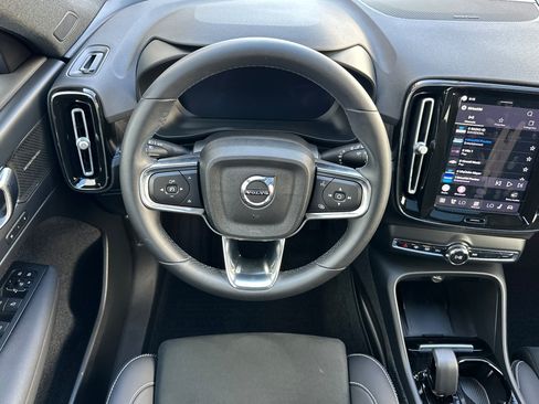 Used 2023 Volvo XC40 Recharge Ultimate w/ Protection Package Premier AWD/4WD image 13
