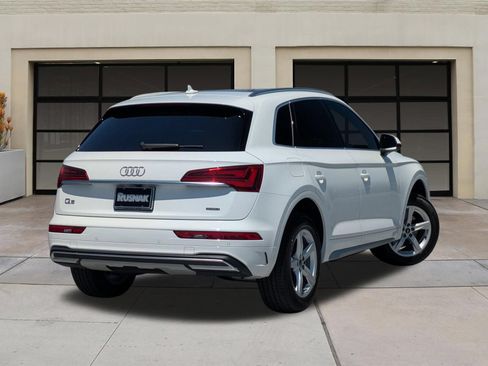 Used 2023 Audi Q5 2.0T Premium w/ Convenience Package AWD/4WD image 4