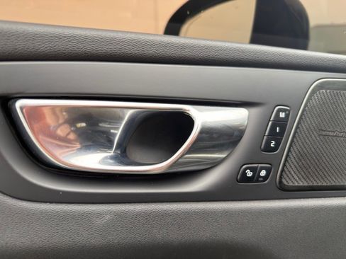 Used 2023 Volvo XC60 B5 Plus w/ Climate Package image 11