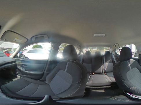 Used 2025 Nissan Sentra SV FWD image 40