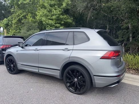 Used 2021 Volkswagen Tiguan SE R-Line FWD image 3