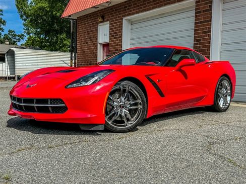 Used 2015 Chevrolet Corvette Stingray Coupe w/ 3LT Preferred Equipment Group RWD image 2