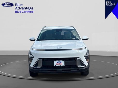 Used 2024 Hyundai Kona SEL AWD/4WD image 3