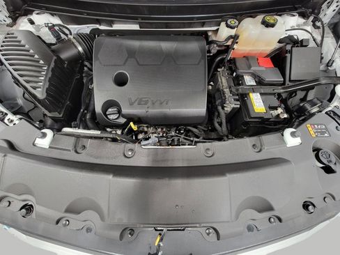 Used 2023 Chevrolet Traverse LT w/ LT Premium Package image 9